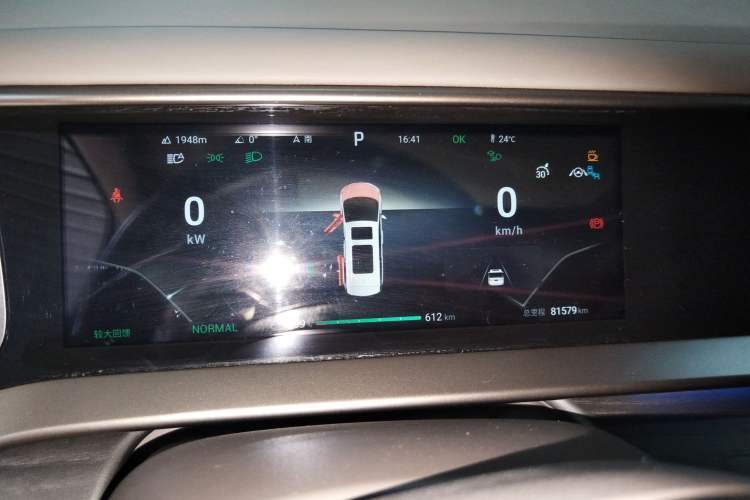 Used Denza D9 2022 EV 600 Four-Wheel Drive Flagship Model
