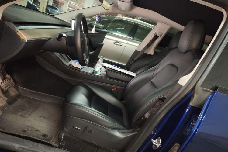 Used Tesla Model Y 2022 Long-Range All-Wheel-Drive Version