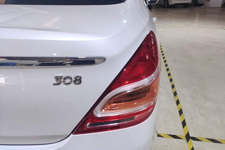 Used Peugeot 308 2014 Enjoyment Edition Classic 1.6L Automatic Fashion Model Right Rear Taillight