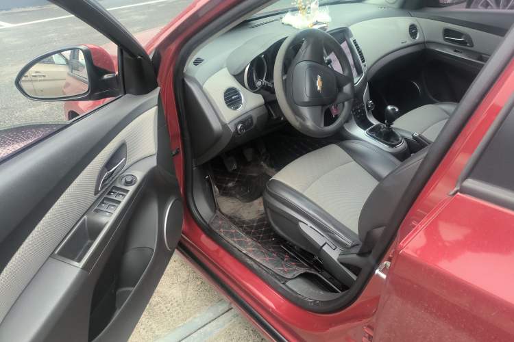 Used Chevrolet Cruze 2014 1.6L SL Millionth Anniversary Edition MT
