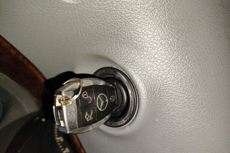 Used Mercedes-Benz Vito 2013 3.0L Elite Edition Vehicle Key