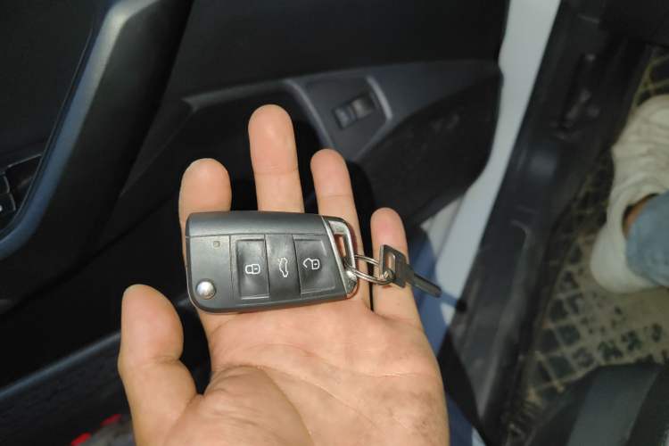 Used Volkswagen Sagitar 2023 280TSI DSG Beyond Lite Edition Vehicle Key