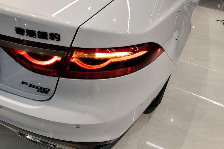 Used Jaguar XFL 2024 2.0T P300 Four-Wheel Drive Flagship Sport Gold Edition