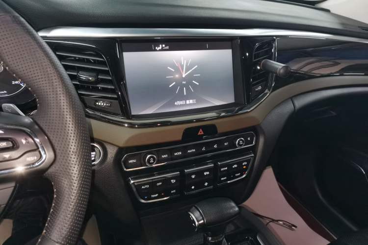 Used GAC Trumpchi GS8 2017 320T Two-Wheel Drive Luxury Smart Connectivity Version (7 Seats)
