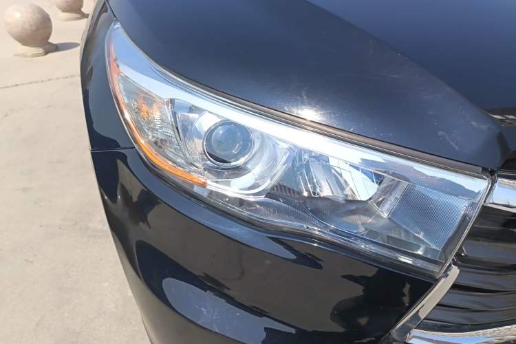 Used Toyota Highlander 2015 2.0T Two-Wheel Drive Luxury Edition 7 Seats
