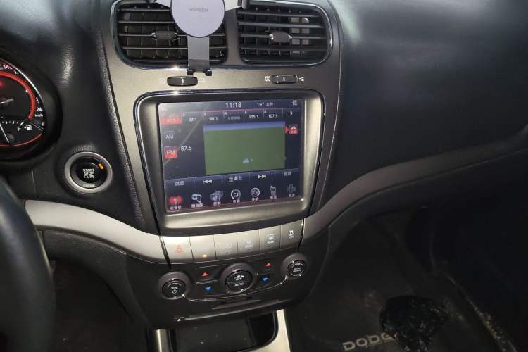 Used Dodge Journey 2014 2.4L Two-Wheel Drive Touring Edition Audio And AC Panel