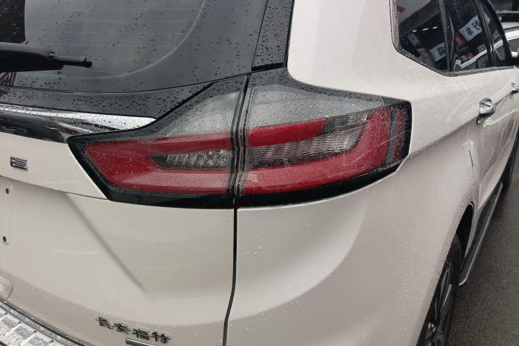 Used Ford Edge 2022 PLUS EcoBoost 245 Four-Wheel Drive Platinum Edition 7-Seater