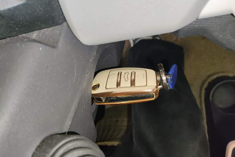 Used Chery QQ QQ Ice Cream 2022 170km Sundae Phosphate Lithium-Ion
