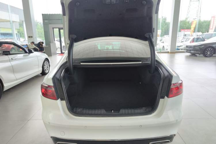 Used Jaguar XFL 2019 XFL 2.0T 200 PS Two-Wheel-Drive Elite Edition