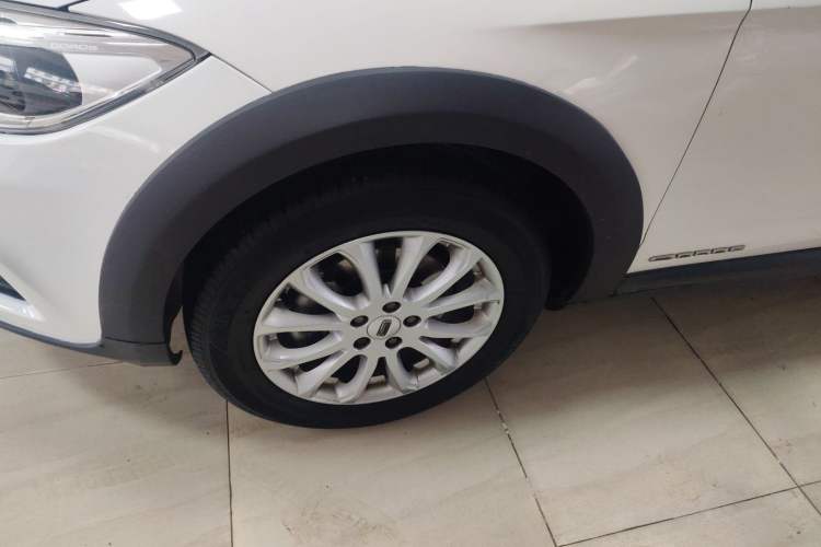 Used Qoros 3 2016 Urban SUV 1.6T Automatic Zhiyue Model
