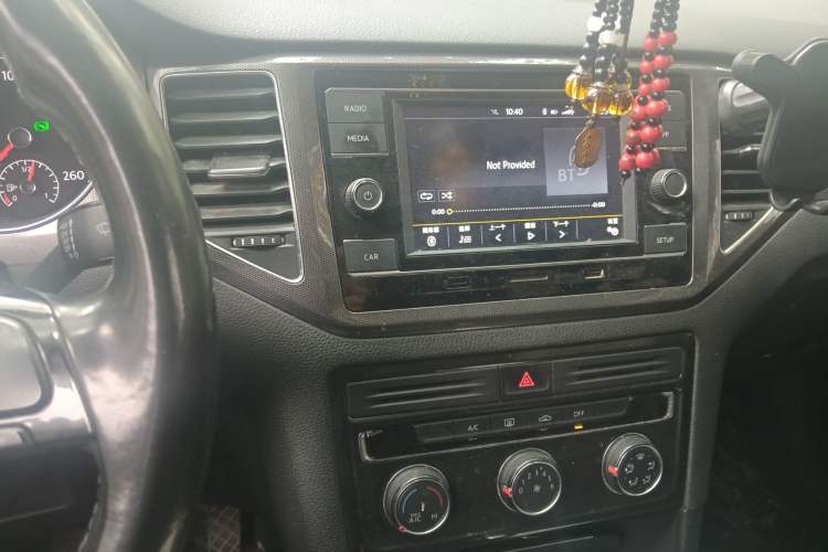 Used Volkswagen Golf Sportsvan 2018 230TSI Automatic Trend Edition Audio And AC Panel