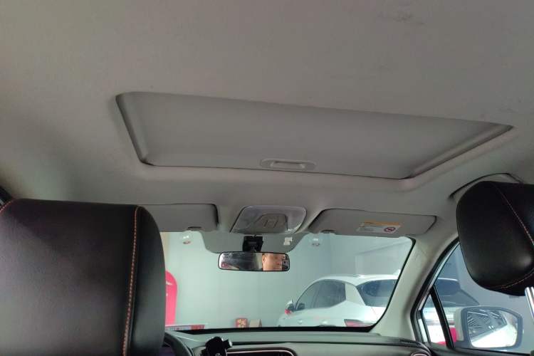 Used GAC Trumpchi GS3 2017 150N Automatic Elite Edition Headliner