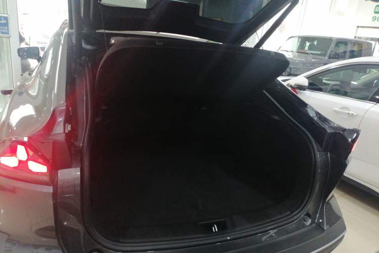 Used Deepal SL03 2025 Revised Version Range-Extended Elite Edition Trunk