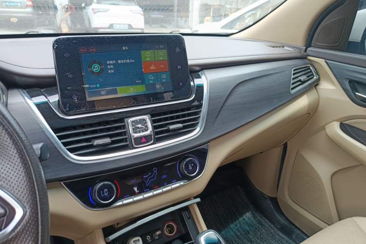 Used Baojun 730 2017 1.8L iAMT Prestige Version 7 Seats