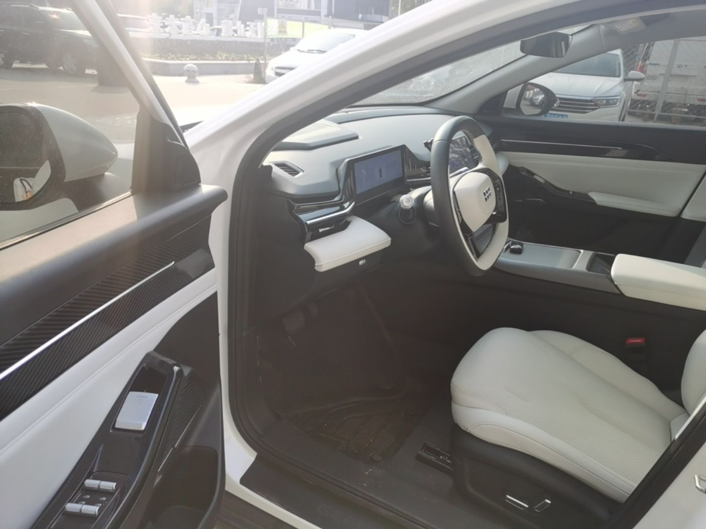Geely Galaxy L6 2023 125km Starship — снимка 18