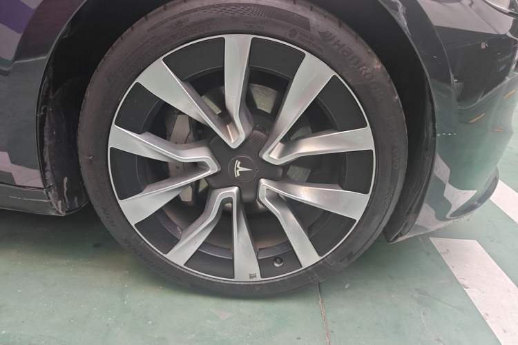 Used Tesla Model 3 2023 Long-Range All-Wheel-Drive Version