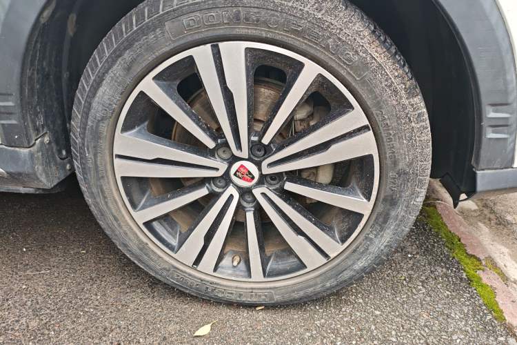 Used Roewe RX5 New Energy 2017 eRX5 50T Hybrid Connected Prestige Flagship Edition Right Front Wheel Hub