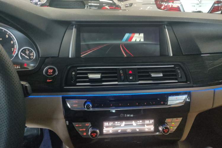 Used BMW 5 Series 2014 525Li Luxury Design Package