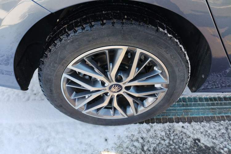 Used BYD Qin PLUS 2024 Honor Edition EV 420KM Leading Model
