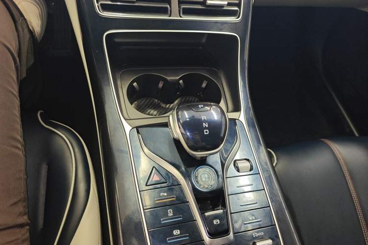 Used BYD Qin PLUS 2021 DM-i 55KM Flagship Model Gear Lever