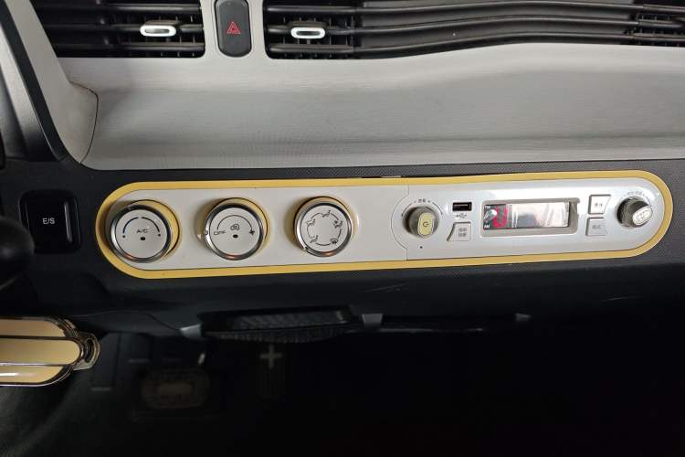 Used Wuling Hongguang MINIEV 2022 Macaron Premium Model – Lithium Iron Phosphate
