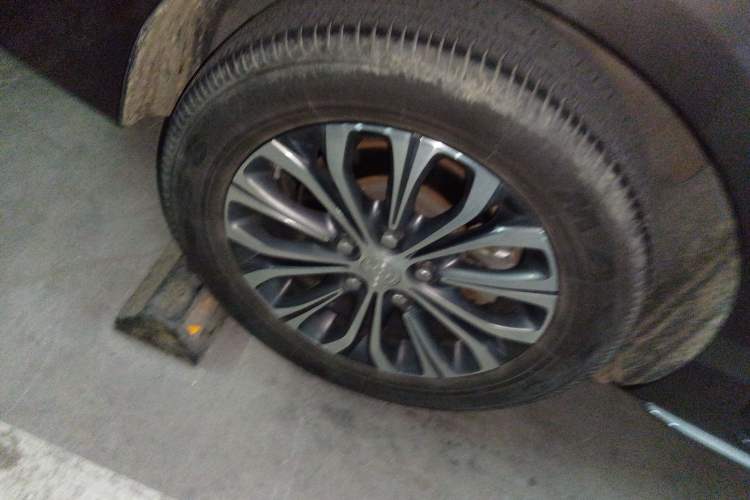 Used Buick GL8 2023 Land Executive Class Deluxe Model