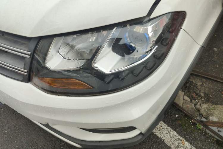 Used Dongfeng Fengon 370 2018 S370 1.5L CVT Luxury 7-Seater Left Front Headlight