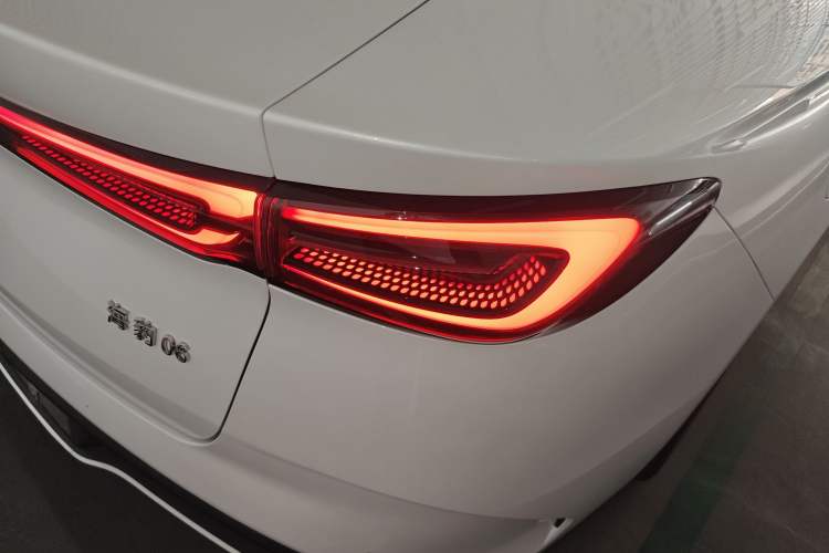 Used BYD Seal 06 New Energy 2024 DM-i 120KM Flagship Model Right Rear Taillight