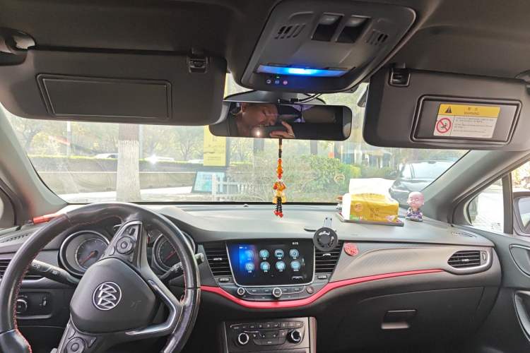 Used Buick Verano 2018 Hatchback GS 20T Dual-Clutch Luxury Model Headliner