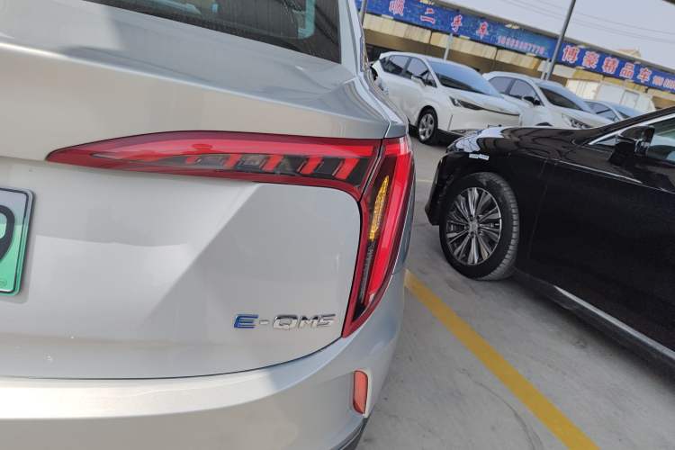 Used Hongqi E-QM5 2022 431 km Charge & Enjoy Edition Right Rear Taillight
