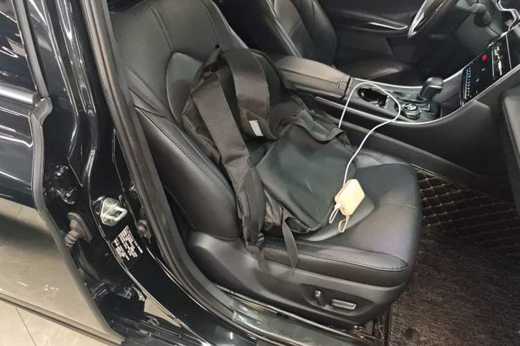 Used Toyota Avalon 2023 Dual-Engine 2.5L Luxury Edition