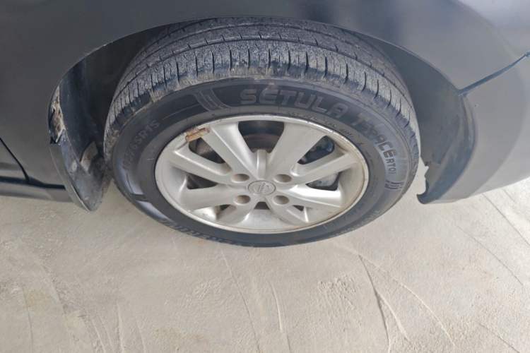 Used Nissan Tiida Sedan 2008 1.6L Manual Fashion Edition Right Front Wheel Hub