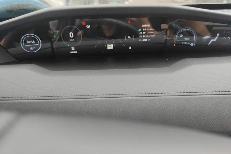 Used CHANGAN UNI-V iDD 2024 Blue Whale Smart Electric iDD 136km ZhiKu Model