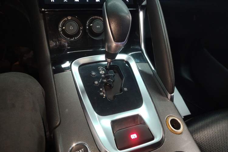 Used Peugeot 3008 2016 2.0L Automatic Classic Edition
