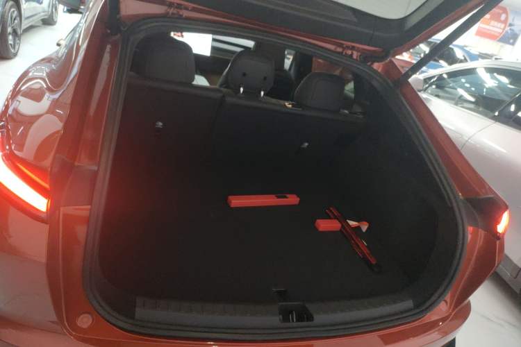 Used ONVO L60 2024 60 kWh Rear-Drive Version