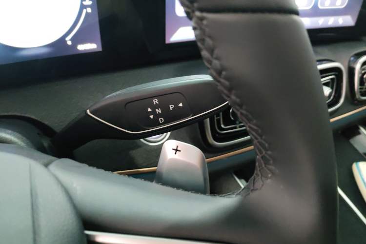 Used Chery Tiggo 9 2023 2.0T Dual-Clutch Two-Wheel Drive Luxury Edition 5 Seats