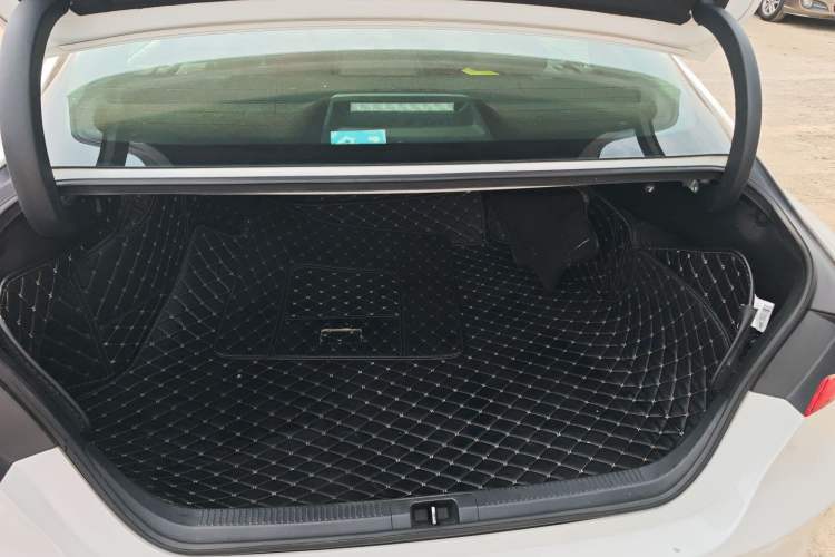 Used Toyota Camry 2018 2.0G Luxury Edition
