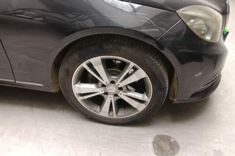 Used Mercedes-Benz E-Class 2015 E 320 L 4MATIC Right Front Wheel Hub