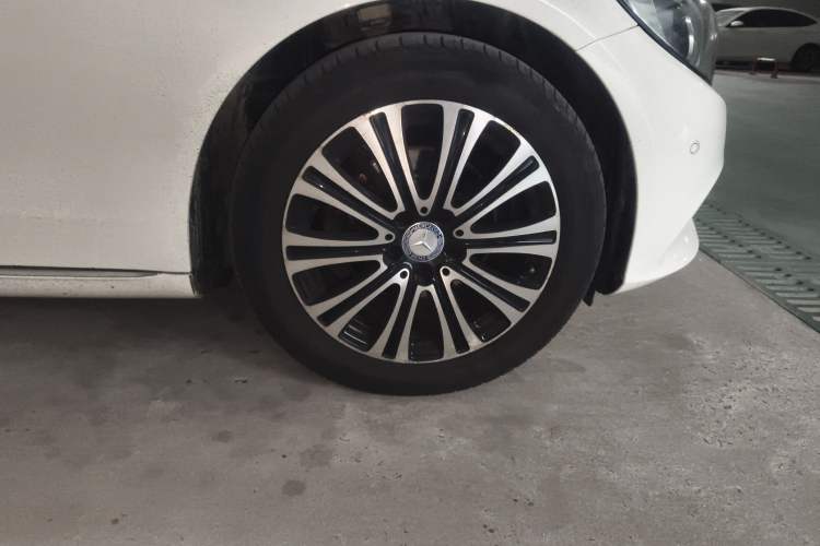 Used Mercedes-Benz C-Class 2017 C 200 L