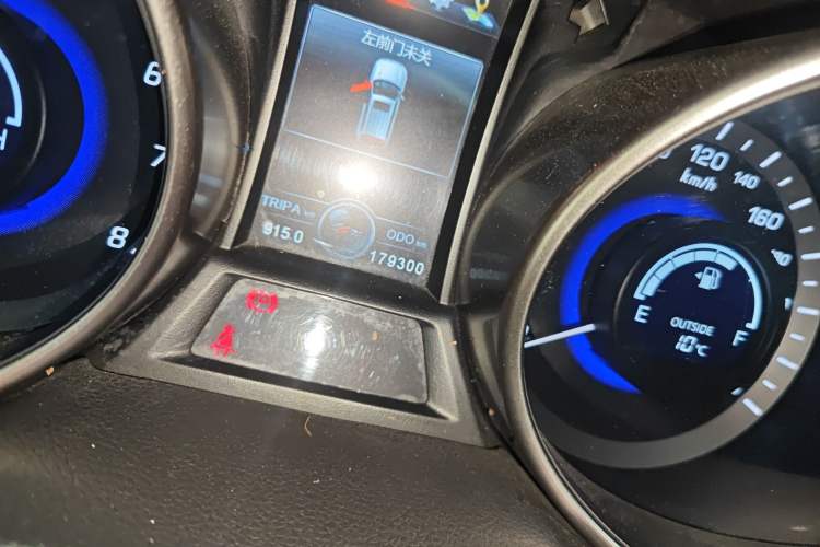 Used CHANGAN CS75 2017 Shangku Edition 1.5T Manual ZhiXiang Model
