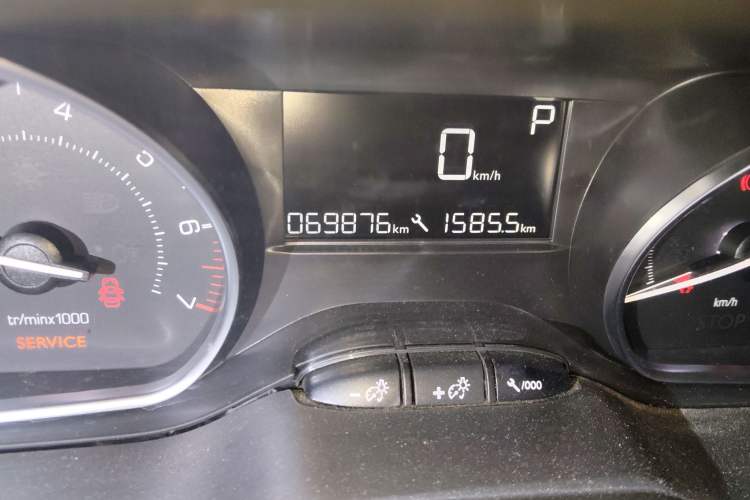 Used Peugeot 2008 2014 1.6L Automatic Fashion Edition Odometer Close Up