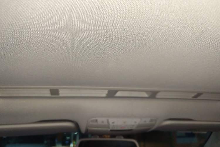 Used Mercedes-Benz C-Class 2015 C 180 L Sport Edition Headliner