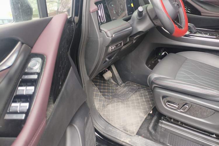 Used GAC Trumpchi M8 2024 Master Series 400T Prestige Edition Driver Seat