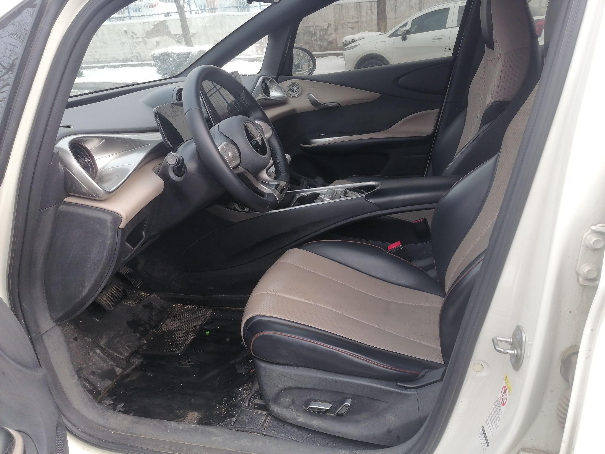 Переднее сиденье в автомобиле