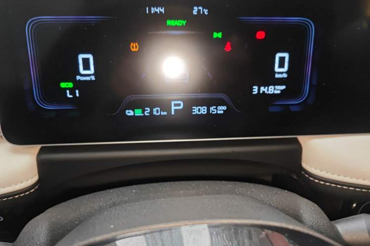 Used Geometry E Firefly 2023 320KM Cute & Handsome Tiger 5 Seats