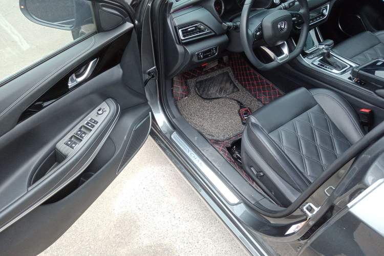 Used Changan Ruicheng CC 2022 Blue Whale Edition 1.5T DCT Luxury Model
