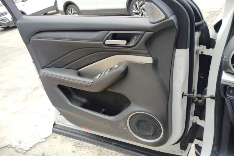 Used Wey VV6 2021 2.0T Two-Wheel Drive Smart Protection+