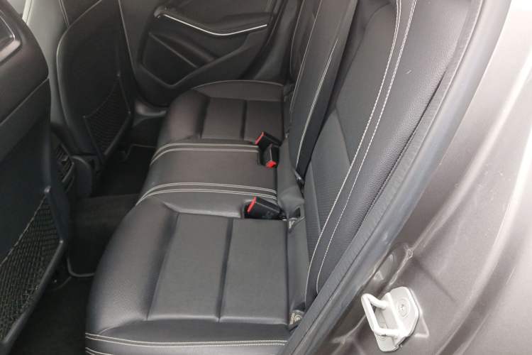 Used Mercedes-Benz GLA 2016 GLA 200 Fashion Model Left Rear Seat