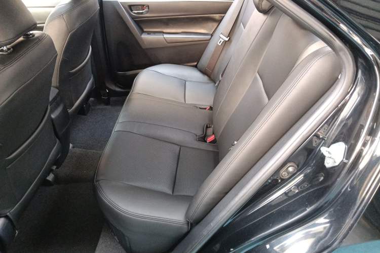 Used Toyota Levin 2017 Revised Dual-Engine 1.8H GS E-CVT Elite Sunroof Version China V Standard Left Rear Seat