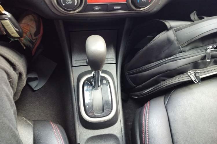 Used Nissan Sylphy 2018 Classic 1.6XE CVT Comfort Edition Gear Lever